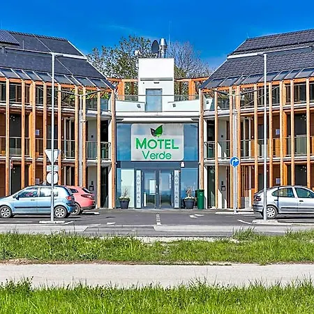 Verde Motel